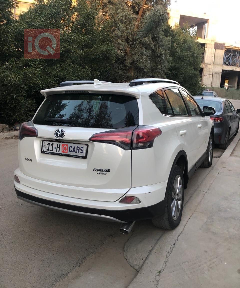 تۆیۆتا ڕاڤ 4